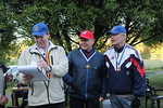 Kolmanneksi sijoittunut Siltamen 1. joukkue on saanut mitalit kaulaansa.