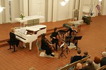 Requiemin esittivt Mika Seppnen,  Elina Mattila ja Katariina Saarikoski sellollaja Anni Holma pianolla