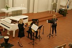 Anna -Leena Rys huilu, Anni Bjrk klarinetti ja Anne Jusslin kitara, esittivt kaksi kappaletta