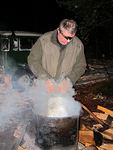 Klubi-illassa 6.11.2012 saimme nauttia presidentti Pekka Auvisen valmistamasta herkullisesta rosvopaistista.