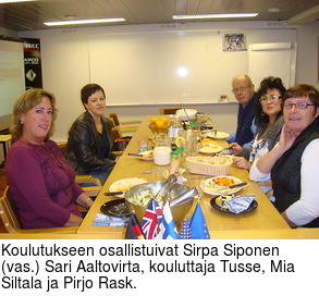 Koulutukseen osallistuivat Sirpa Siponen (vas.) Sari Aaltovirta, kouluttaja Tusse, Mia Siltala ja Pirjo Rask.