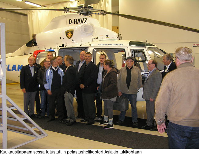 Kuukausitapaamisessa tutustuttiin pelastushelikopteri Aslakin tukikohtaan