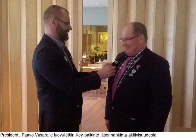 Presidentti Paavo Vasaralle luovutettiin Key-palkinto jsenhankinta-aktiivisuudesta