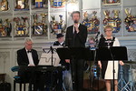 Pianisti Veikko Hakkarainen (vas.), solistit Umberto Tobias Andersin ja Gabriella Merja Saikkonen