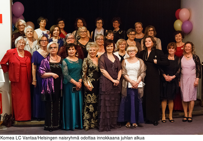 Komea LC Vantaa/Helsingen naisryhm odottaa innokkaana juhlan alkua