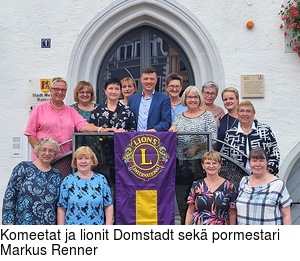 Komeetat ja lionit Domstadt sek pormestari Markus Renner