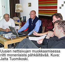 Uusien nettisivujen muokkaamisessa riitti monenlaista phkiltv. Kuva: Jatta Tuomikoski.