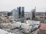 Kuva 23. kerroksen terassilta toiseen suuntaan osoittaa, kuinka kaupunkikeskusta on muuttunut 27 vuoden aikana. KGB poistui Viru-hotellista vuonna 1991.
