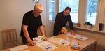 Jorma ja Jukka-Pekka valmistelevat viimeisi kalentereita