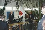 1990, Klubilipun vihkii varatuomari Timo Seppälä. Lippua kantaa veli Janne Kuohukivi