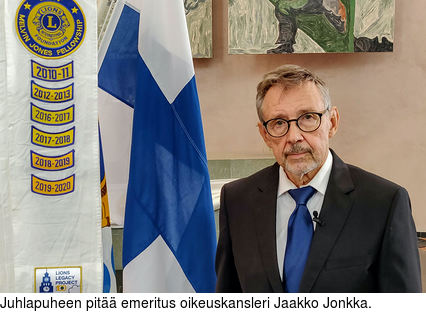 Juhlapuheen pit emeritus oikeuskansleri Jaakko Jonkka.