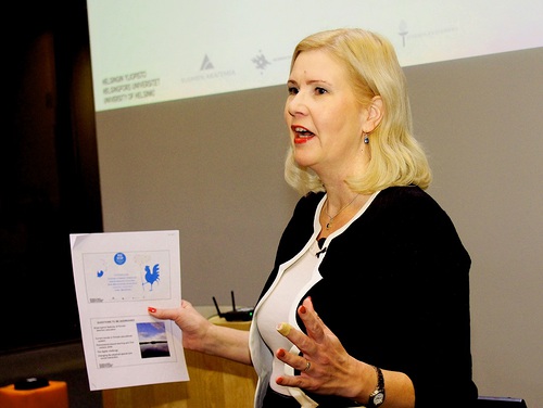 Professori Kirsti Lonka avasi osanottajille joitakin Suomen opetusjrjestelmn ratkaisuja ja tulevaisuuden haasteita.
