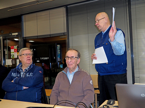 Kouluttaja Thorleif Johansson vierelln LC Vantaankosken veljet Veikko Liinakoski ja Markku Lappalainen.