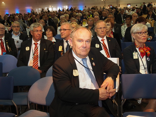 PCC Jouko Ruissalo,
Liiton ehdokas kansainvliseen hallitukseen 2014-2016.  Taustalla PCC Markus Flaaming, PDG Teuvo Mnnist, PCC Heimo Potinkara ja RC Kaija Holopainen.