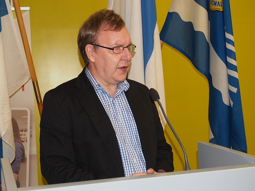 Jsenpalvelupllikk Markku Mttnen toi kauden avaukseen Nkvammaisten keskusliiton tervehdyksen ja esitti N-piirille kiitoksen menestyksellisest yhteistyst.