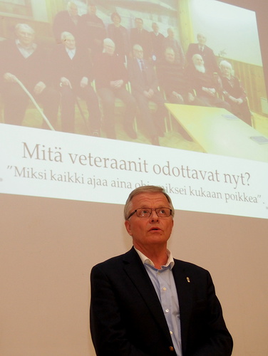 Pekka Majuri esitteli syksyn yhden trkeimmn painopistealueen, "Kiitos veteraanit" -kampanjan. Siihen osallistuvat useat klubit erilaisin palveluaktiviteetein. Valtakunnallinen veteraaniseminaari jrjestetn 8.10. Helsingiss.