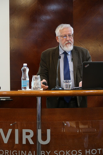 Prof. Dr. Tarmo Soomeren aiheena oli Ylikuormitus maailmassa.
