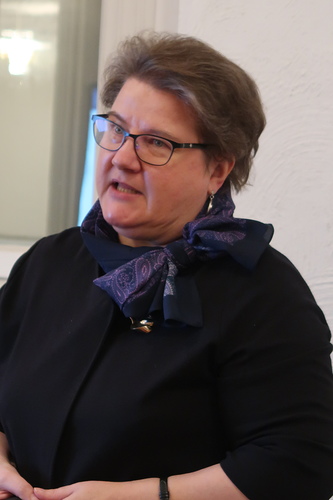 Anne-Maarit Brlund kertoi taloustilanteesta.
