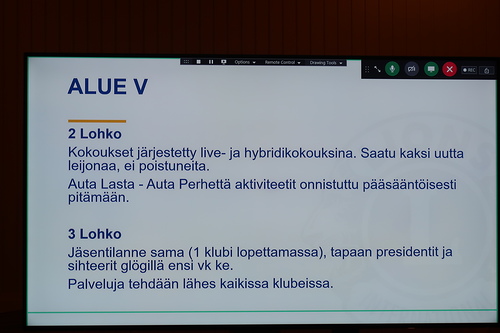 Kari Leskinen raportoi V alueesta.
