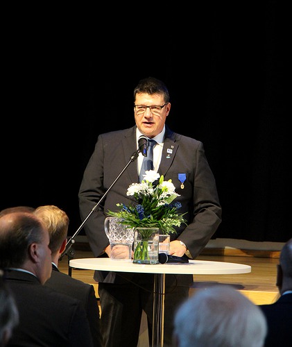 Vuosaaren klubin Itsenisyysjuhlan isnt oli klubin presidentti Veli-Matti Tala.
