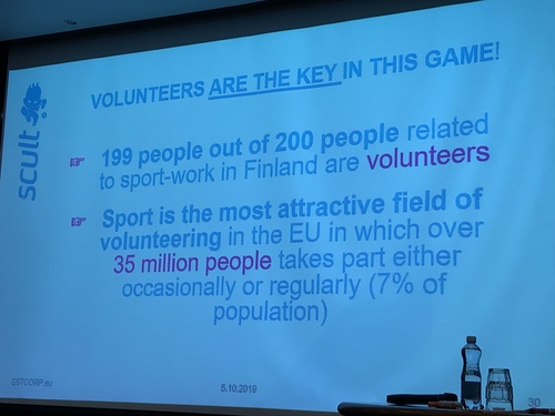 Vapaaehtoiset ovat suuri voimavara. Eniten heit lytyy urheilun parista.