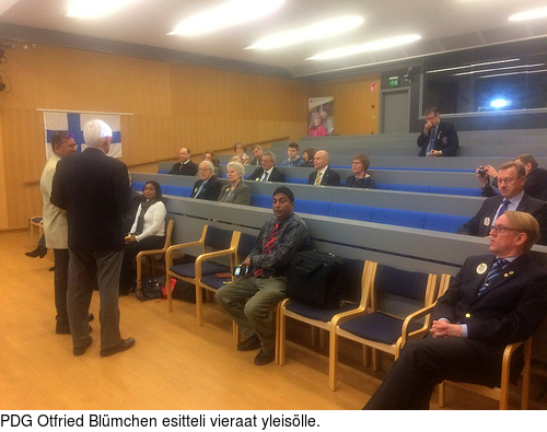 PDG Otfried Blmchen esitteli vieraat yleislle.