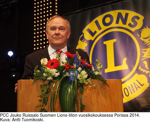 PCC Jouko Ruissalo Suomen Lions-liiton vuosikokouksessa Porissa 2014. Kuva: Antti Tuomikoski.