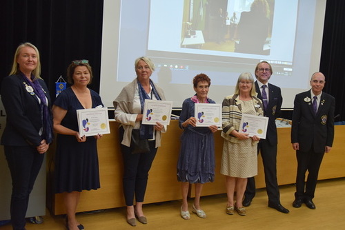 Outi Hanslin, Anne Sokka-Tuomala, Arja Oksanen ja Merja Carlander saivat kansainvlisen presidentin myntmn tunnustuspalkinnon.
