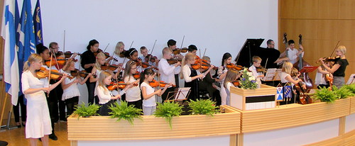 Vuosaaren Musiikkikoulun Nppri -orkesteri.