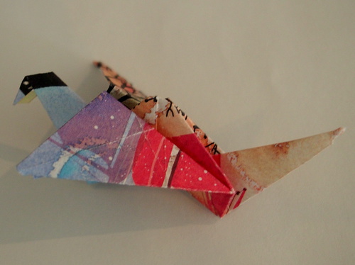 Illan aikana nykyinen piirisihteeri ja ensi kauden lohkon puheenjohtaja Marica Hmlinen taitteli japanilaisen origamin.