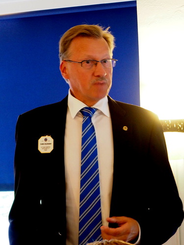 Liiton entinen puheenjohtaja Tuomo Holopainen kiitti piirihallitusta innostuneesta ja leijonahenkisest kokouksesta.